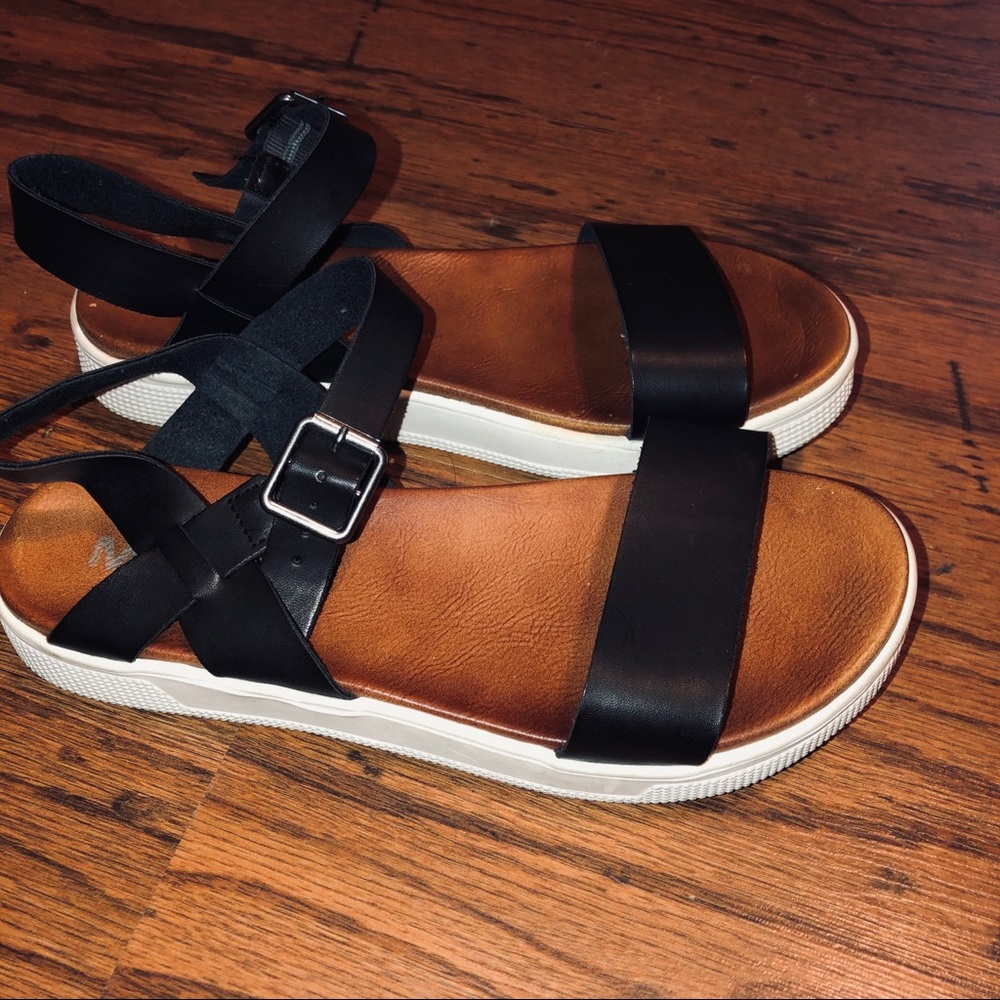 Women’s Sandals